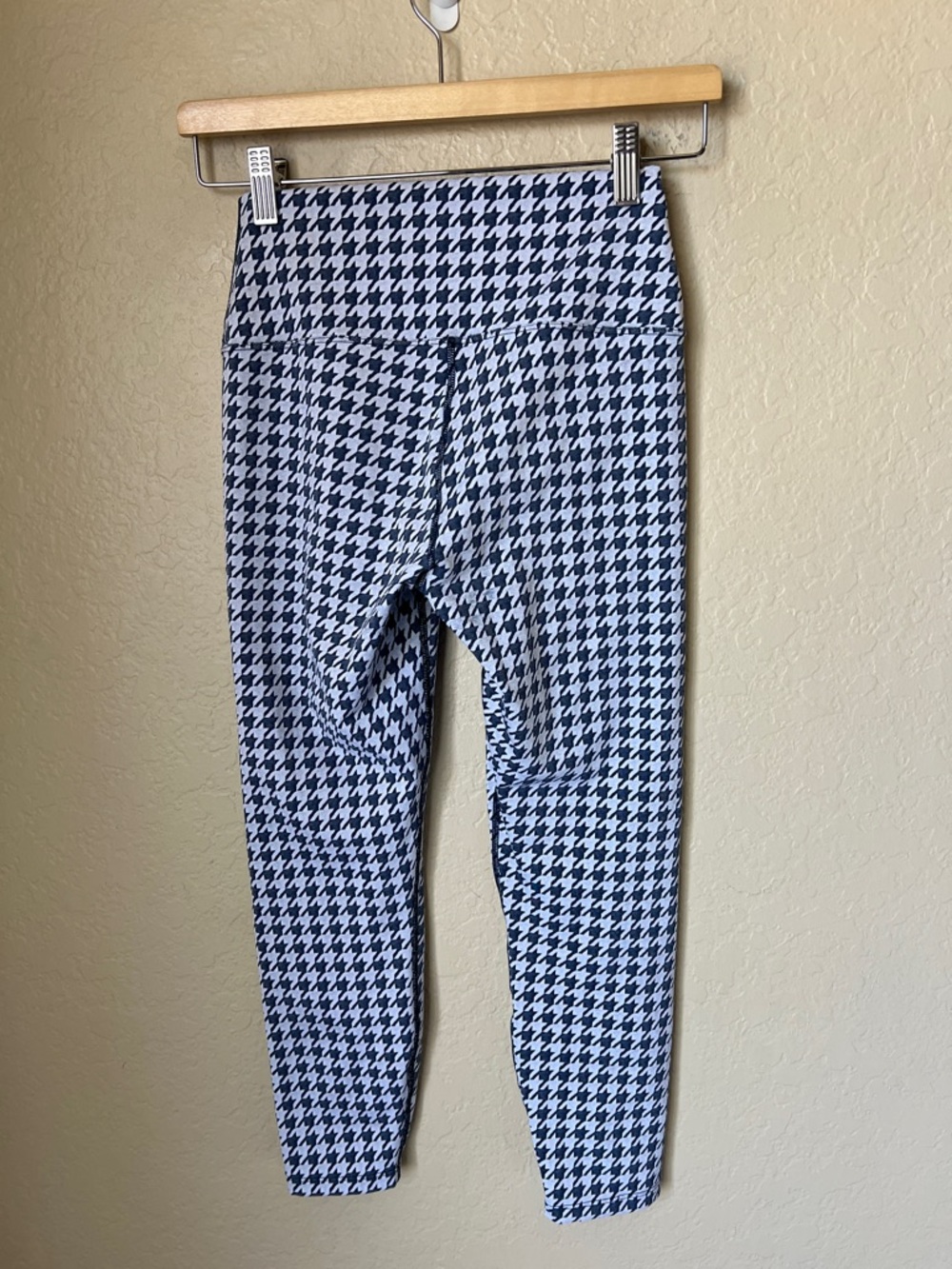 Carbon38 navy and white jacquard cropped houndstooth leggings - Picture 5 of 6